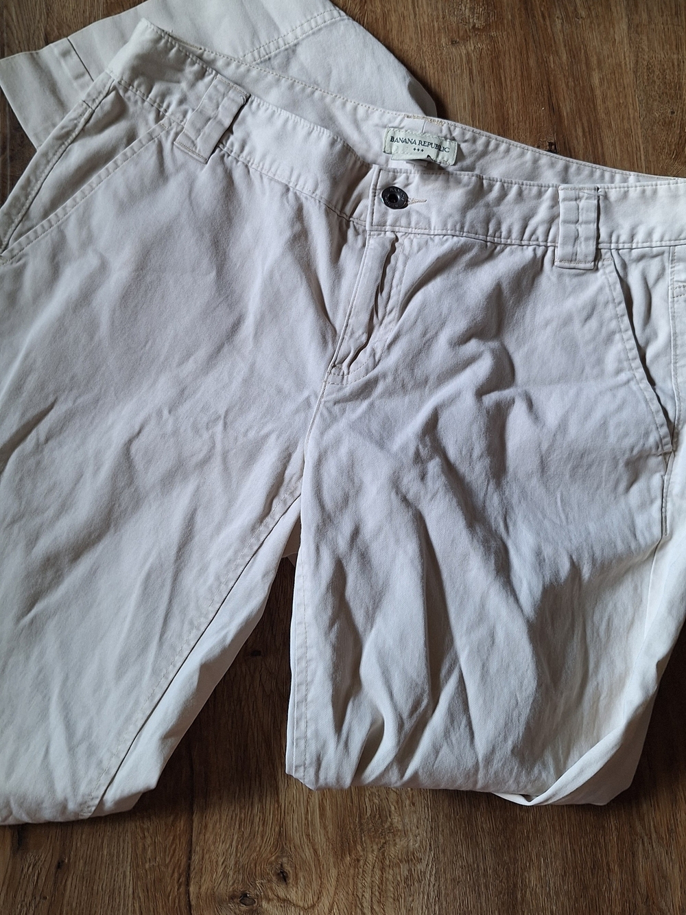 Banana Republic Women’s Light Beige Chino Pants